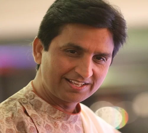 Dr Kumar Vishwas Biography, Net Worth, Awards, Best 10 Poems, Family