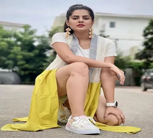 Pragati Tiwari Biography, Net Worth, Career, Education, Brothers, Family